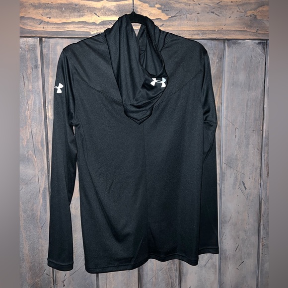 Under Armour basketball shorts & SC Curry dri fit hooded pullover top outfit - Picture 3 of 5